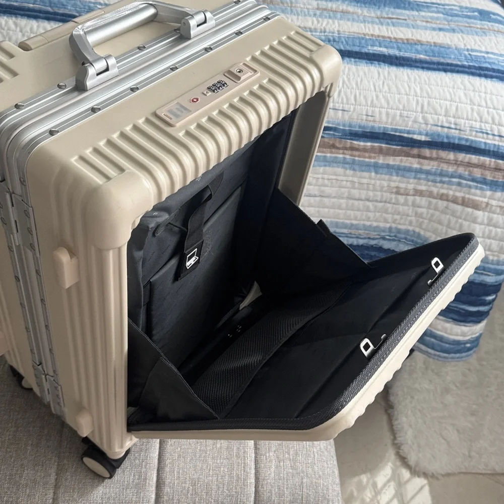 Noble Carry on Luggage - Picture 6 of 9